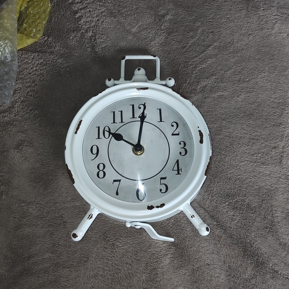 Metal Table Clock - Picture 2 of 4
